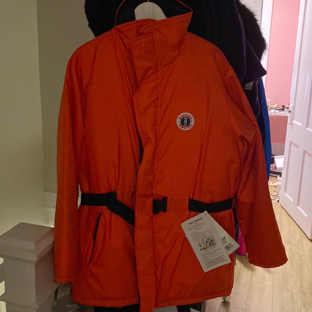 NWT MUSTANG SURVIVAL COAT